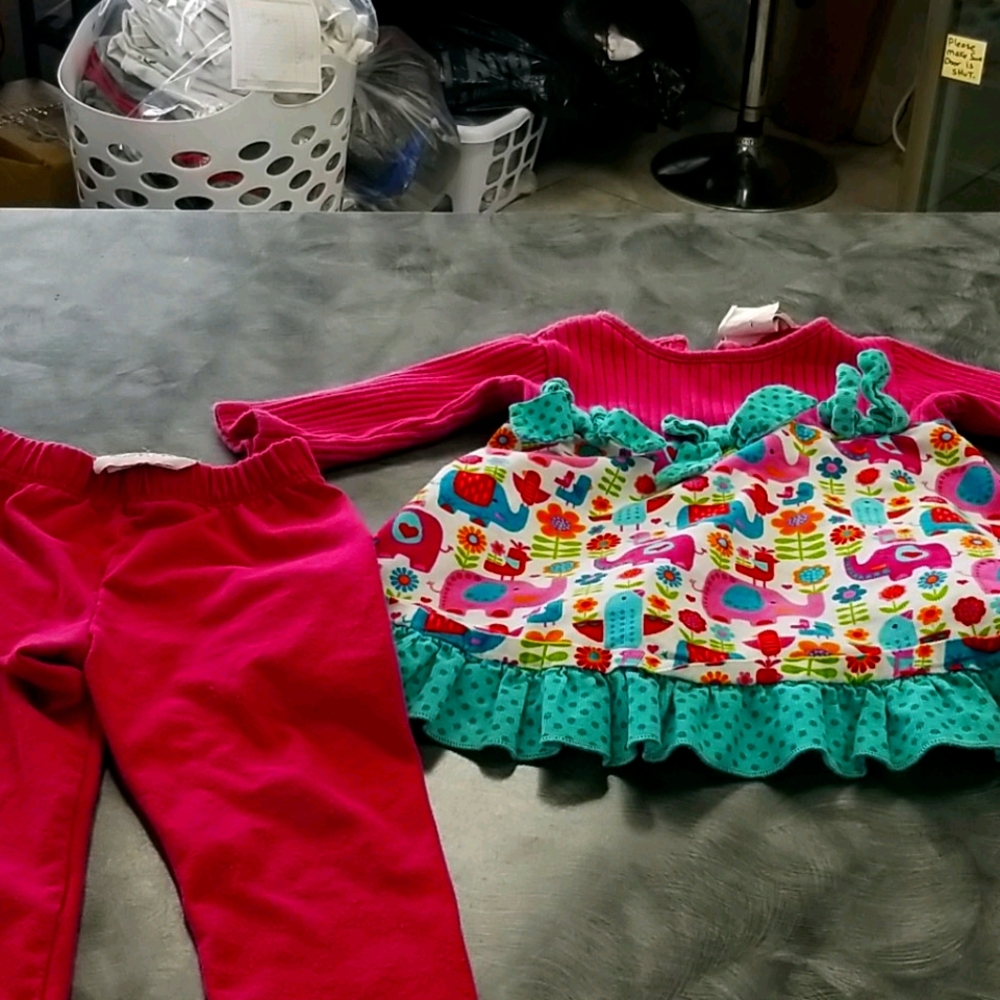 Little girls 2 piece outfit